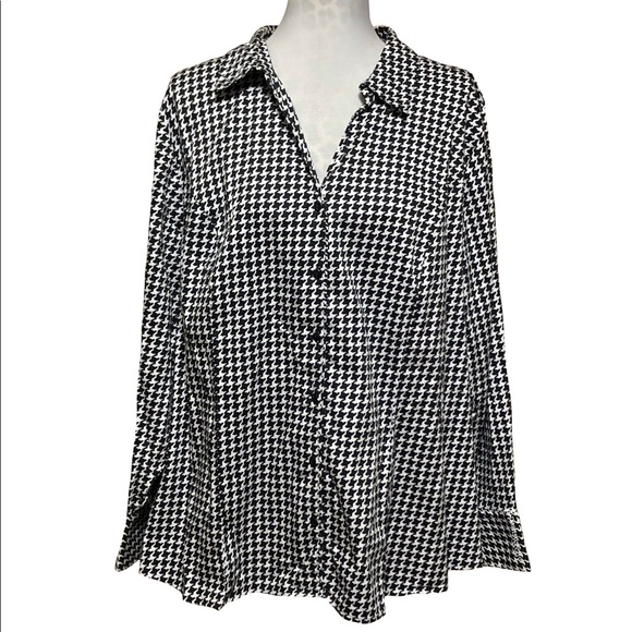 Lane Bryant Tops - Lane Bryant Houndstooth Printed Shaped Blouse